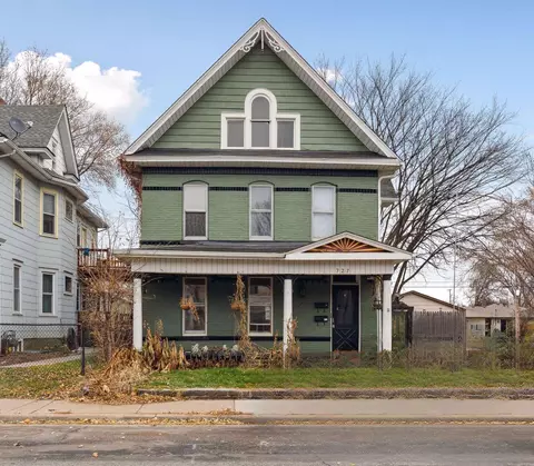 727 Monroe St NE, Minneapolis, MN 55413