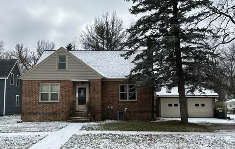 711 Sherman St, Good Thunder, MN 56037