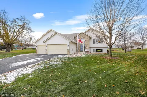 901 Kayla Cir, Belle Plaine, MN 56011