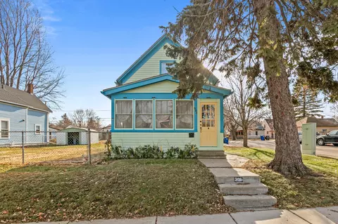 208 Sidney St W, Saint Paul, MN 55107