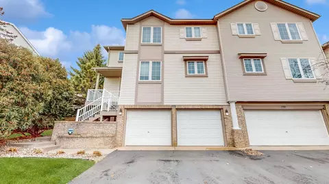 1300 Mcandrews Rd E #12, Burnsville, MN 55337