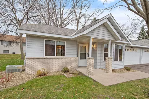 693 Belland Ave, Vadnais Heights, MN 55127
