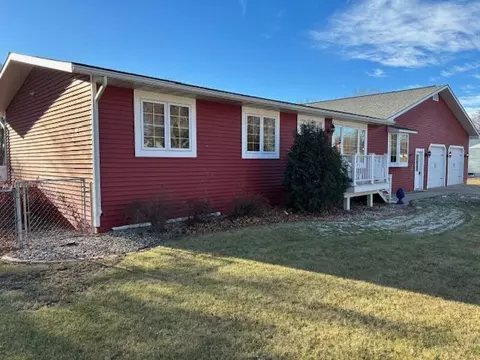 321 Oak St SE, Browns Valley, MN 56219