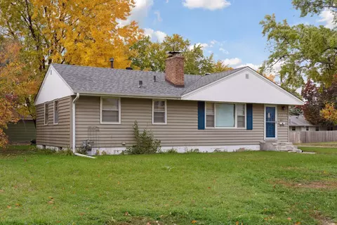6100 Kyle Ave N, Brooklyn Center, MN 55429