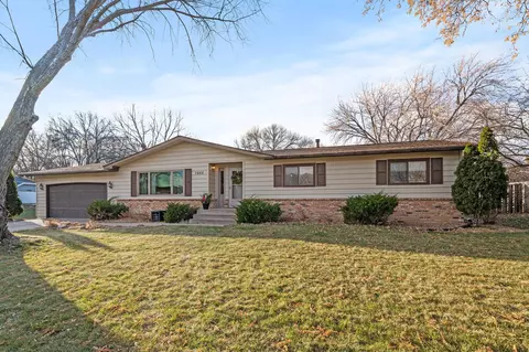 7655 Lanewood Ln N, Maple Grove, MN 55311
