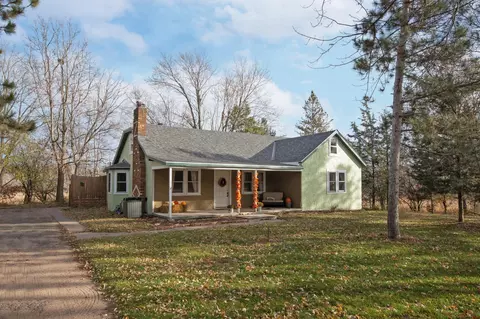5460 Hodgson Rd, North Oaks, MN 55126