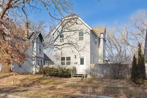 515 Belvidere St E, Saint Paul, MN 55107