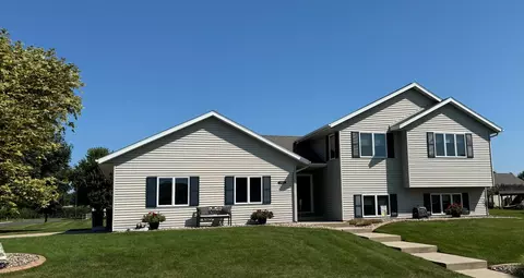 101 Renea Dr, Saint Charles, MN 55972