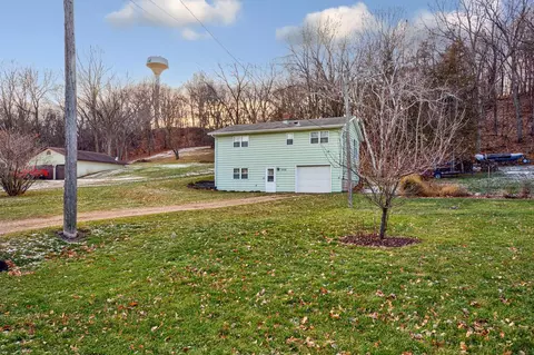 300 N 8th St, Henderson, MN 56044