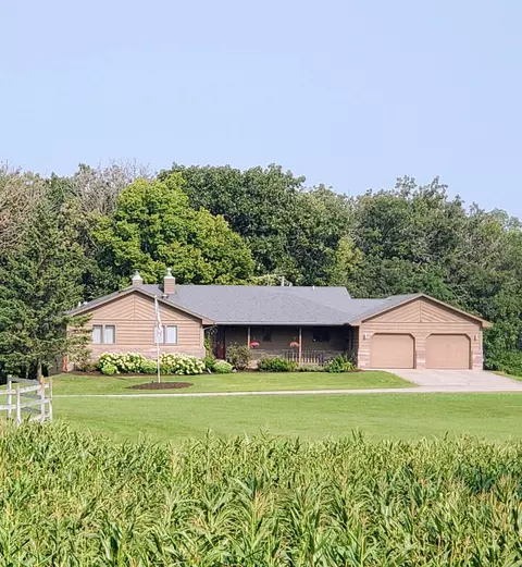 7864 145th St NW, Annandale, MN 55302