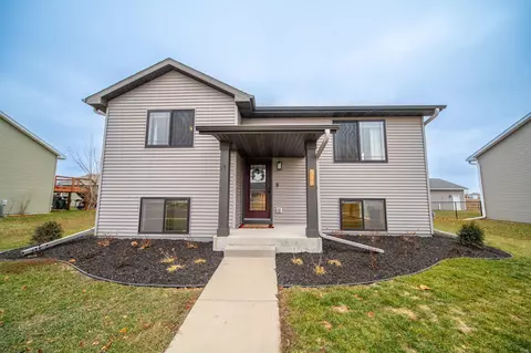 511 Brook Ave, Saint Charles, MN 55972