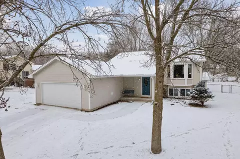 10640 48th Ave N, Plymouth, MN 55442