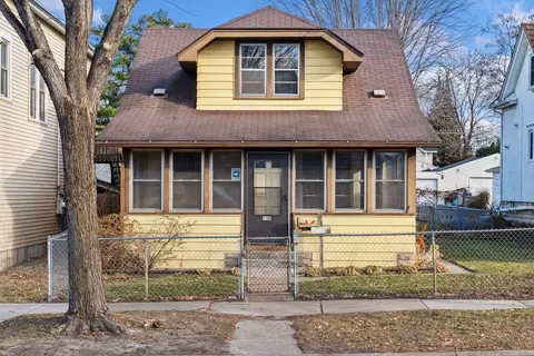 1196 Galtier St, Saint Paul, MN 55117