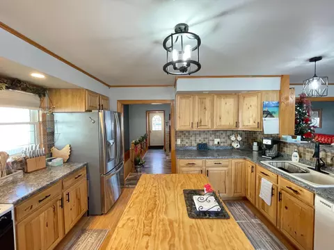 332 N Spring Ave, Springfield, MN 56087 photo 22