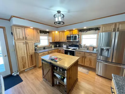 332 N Spring Ave, Springfield, MN 56087 photo 21