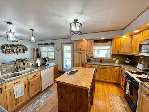 332 N Spring Ave, Springfield, MN 56087 photo 19