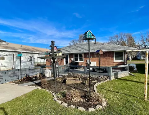332 N Spring Ave, Springfield, MN 56087 photo 4