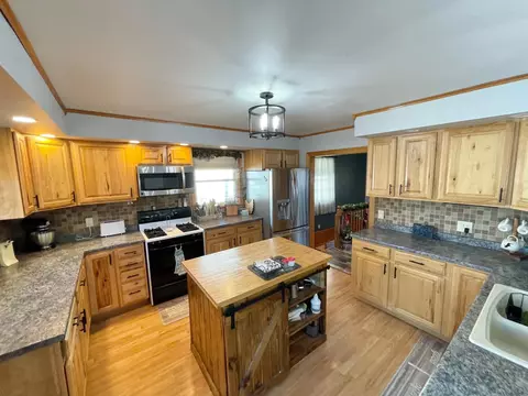 332 N Spring Ave, Springfield, MN 56087 photo 23