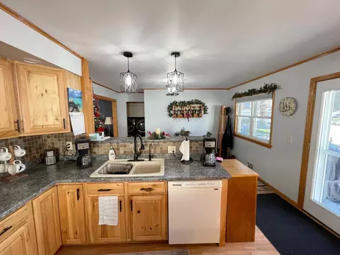 332 N Spring Ave, Springfield, MN 56087 photo 25