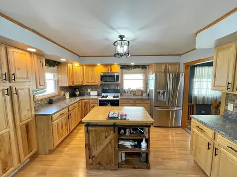 332 N Spring Ave, Springfield, MN 56087 photo 18