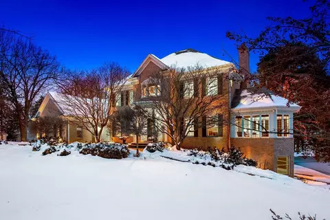 13800 Crowne Hill Ln, Minnetonka, MN 55305