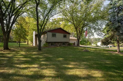 5744 Glenbrook Ct SE, Rochester, MN 55904