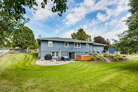 2366 Maple Ln E, Maplewood, MN 55109 photo 30