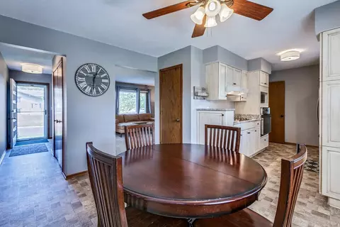 2366 Maple Ln E, Maplewood, MN 55109 photo 9
