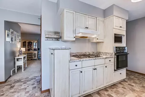 2366 Maple Ln E, Maplewood, MN 55109 photo 8