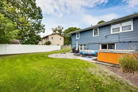 2366 Maple Ln E, Maplewood, MN 55109 photo 31