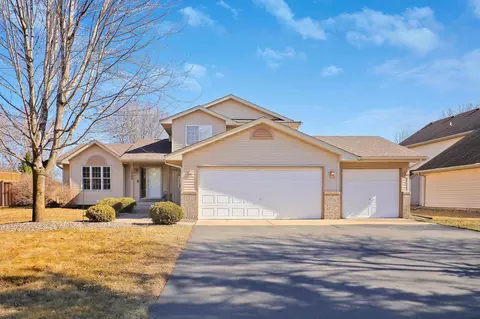 1045 Briar Glen Ln, Woodbury, MN 55129