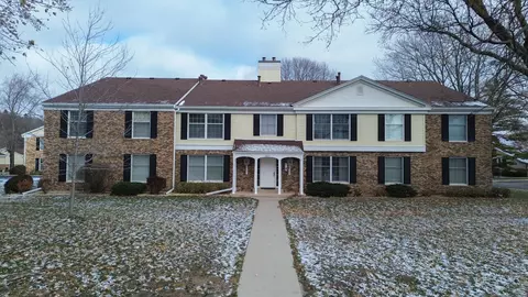 2051 Carriage Dr SW #2051F, Rochester, MN 55902