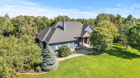 9662 51st St N, Lake Elmo, MN 55042