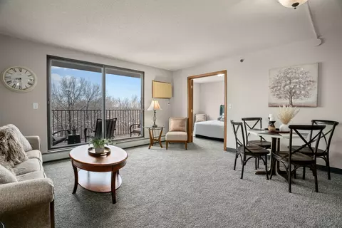 6500 Woodlake Dr #606, Richfield, MN 55423
