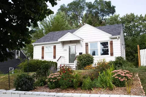 1705 3rd St E, Saint Paul, MN 55106