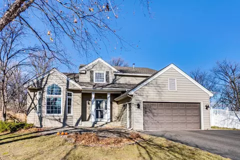 9096 Trotters Ln, Woodbury, MN 55125
