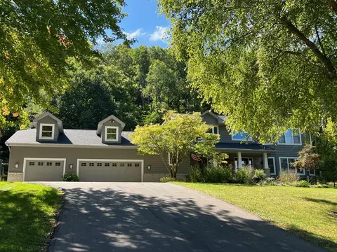 172 Jay Bee Dr, Winona, MN 55987