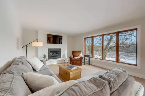 4856 Wellington Ct, Eagan, MN 55122 photo 3