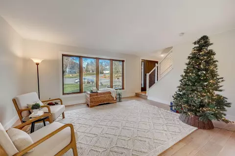 4856 Wellington Ct, Eagan, MN 55122 photo 4