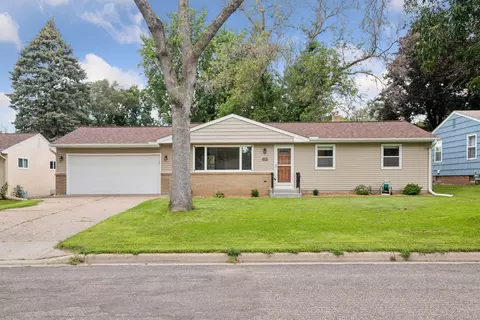2295 Southwood Dr, White Bear Lake, MN 55110