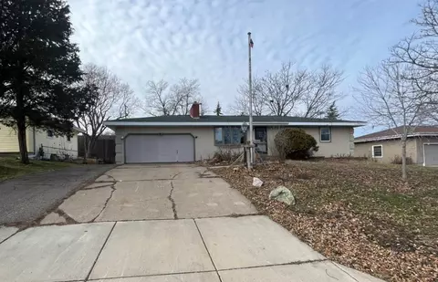 3825 Jordan Ave N, New Hope, MN 55427