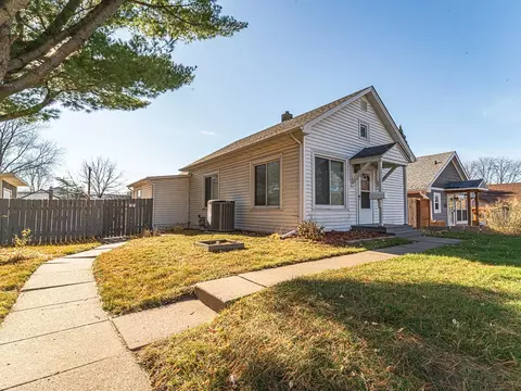 2412 12th Ave E, North Saint Paul, MN 55109