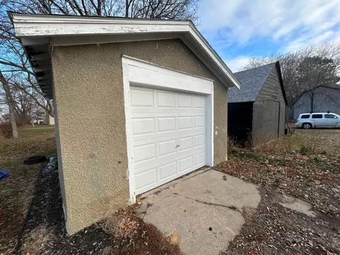 38 N Hering St, Appleton, MN 56208 photo 3
