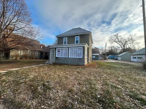 38 N Hering St, Appleton, MN 56208 photo 2