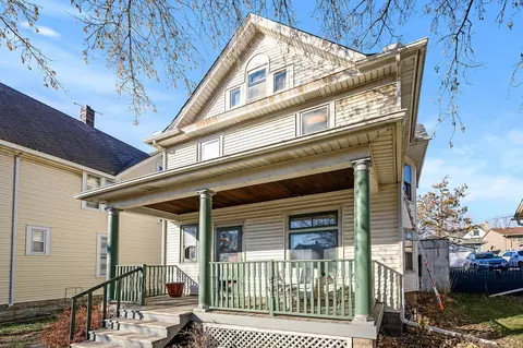 733 3rd St E, Saint Paul, MN 55106