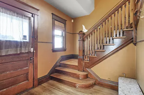 733 3rd St E, Saint Paul, MN 55106 photo 4