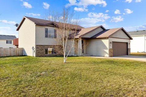 6606 Black Spruce St, Saint Cloud, MN 56303