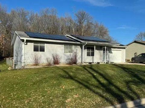 430 23rd St NW, Owatonna, MN 55060