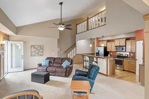 20 Heritage Grn, Hudson, WI 54016