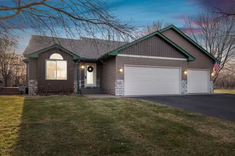 7860 Baylor St NE, Wyoming, MN 55092